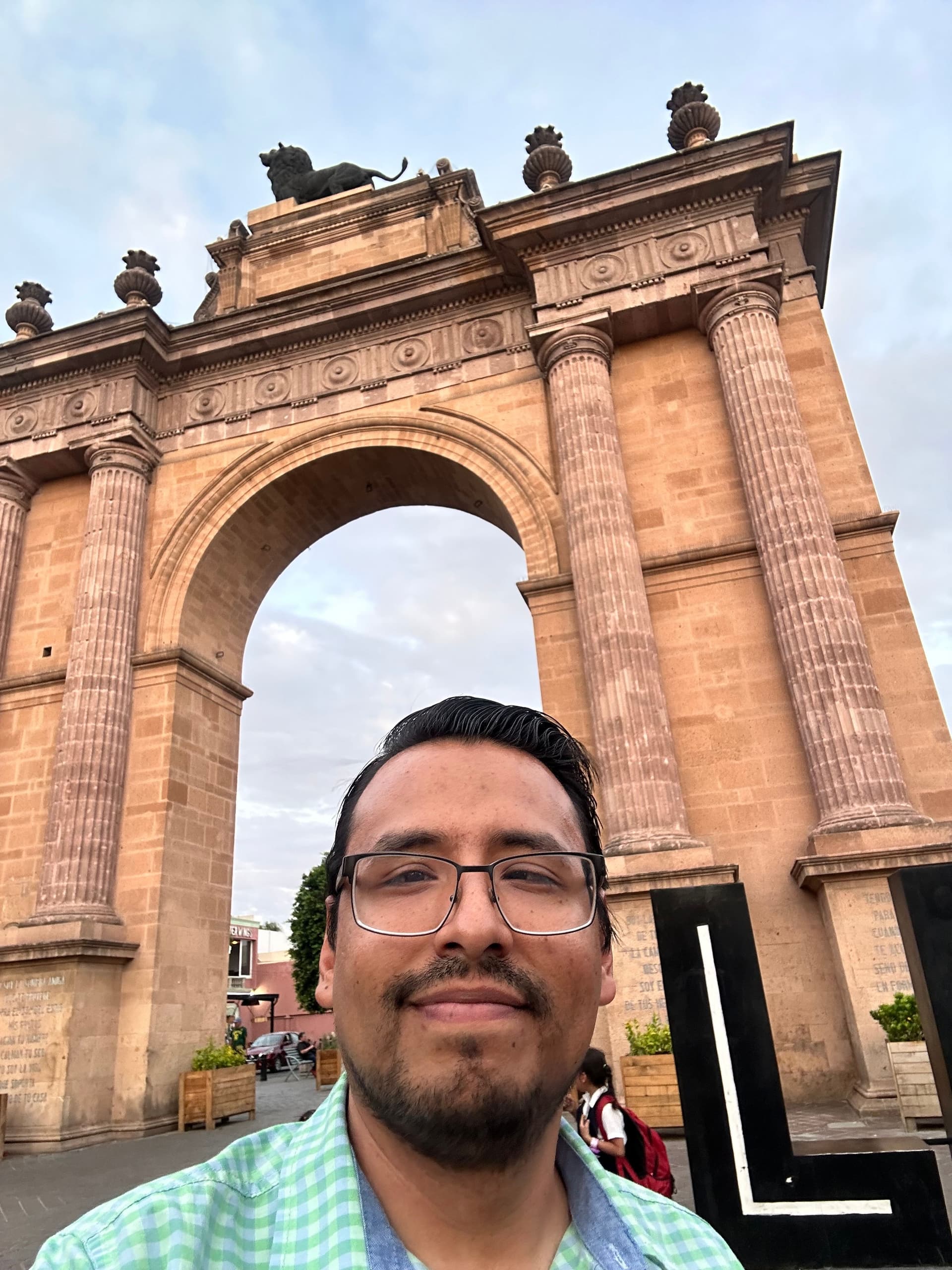 Hola mundo, ahora en español.